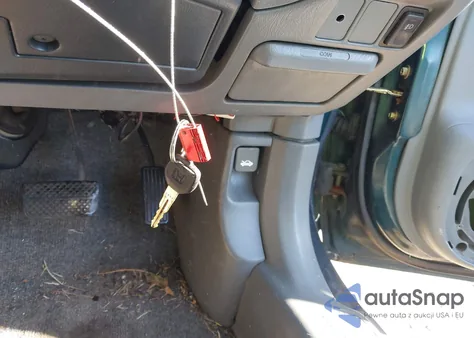 1996 Honda Cr-V z USA, uszkodzony, nr VIN RD11052332